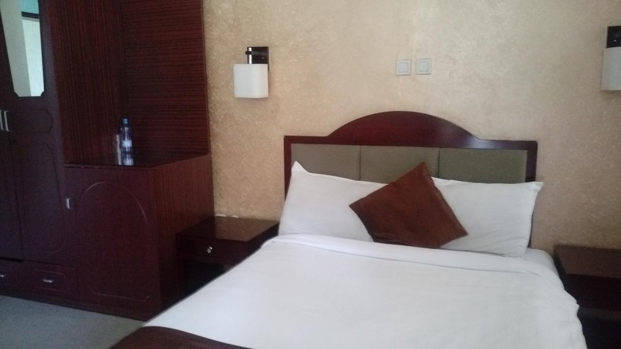Manrashiwa Hotel Addis Ababa Exterior photo