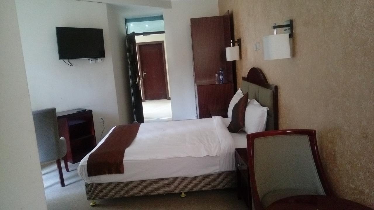 Manrashiwa Hotel Addis Ababa Exterior photo